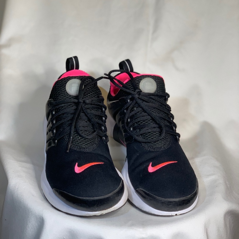 Nike Air Presto GS 'Black Hyper Pink' Sz 5Y